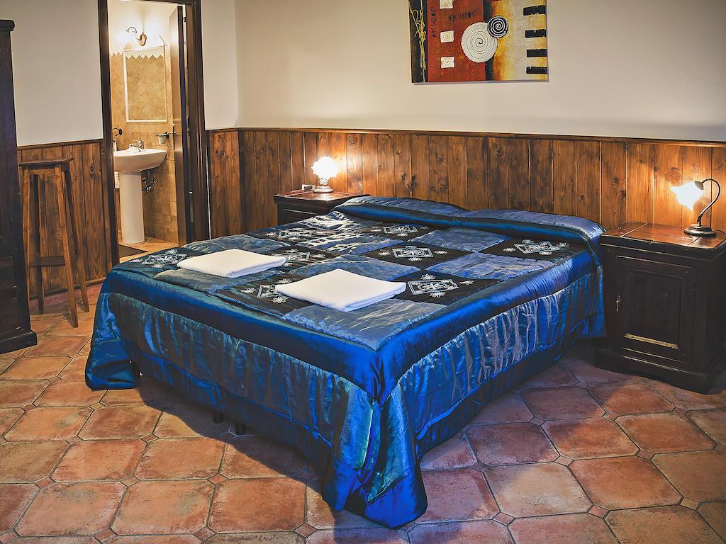 Bed And Breakfast Ichnos Cala Gonone Chambre photo