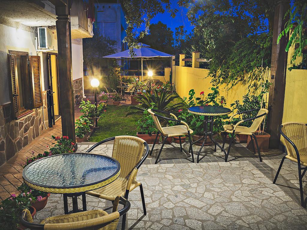 Bed And Breakfast Ichnos Cala Gonone Extérieur photo